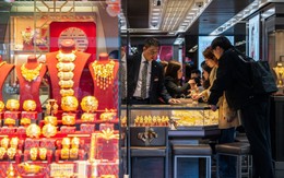 Liên tiếp lập kỷ lục lịch sử, thị trường vàng toàn cầu ‘điên loạn’ vì cơn khát từ Trung Quốc, đi ngược lại xu thế đổ tiền vào chứng khoán, tiền số của Phương Tây