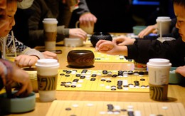 Một quán Starbuck ở Thượng Hải trở thành tụ điểm chơi "trò trắng đen", nhân viên cho phép miễn đáp ứng 2 yêu cầu