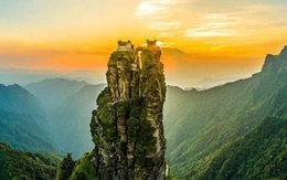 Chùa cổ tọa lạc trên đỉnh núi 2.500 mét ở Trung Quốc, được ví như tiên cảnh hạ giới