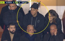 Mbappe bỏ lên khán đài, cười cợt khi PSG bị cầm hòa