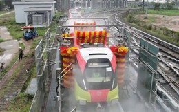 Ngắm công nghệ rửa tàu tự động của metro Nhổn - Ga Hà Nội