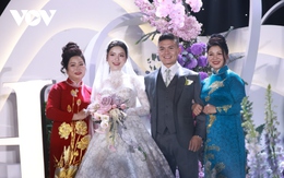 Quang Hải và cô dâu Chu Thanh Huyền rạng ngời hạnh phúc trong ngày cưới