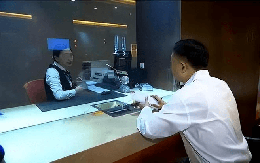 Gửi tiết kiệm 41 tỷ đồng với lãi suất cao, 1 năm sau tài khoản chỉ còn số 0: Ngân hàng từ chối trách nhiệm, tòa án phán nạn nhân phải chịu 80% thiệt hại