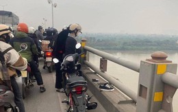 Hà Nội: Tìm kiếm thanh niên bỏ lại xe máy, nghi nhảy cầu Thanh Trì tự tử