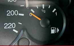Cách xác định nhanh vị trí nắp bình xăng không cần bước ra khỏi xe