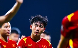 Tiền vệ đội tuyển Việt Nam đẹp trai, tử tế, kinh tế mà vẫn độc thân, thủ môn Bùi Tiến Dũng thẳng thắn nói ra điều này