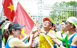 'Dị nhân' Nguyễn Văn Long chạy bộ xuyên Việt 1.800 km trong 20 ngày