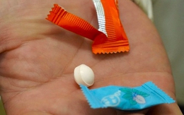 Ăn kẹo "lạ", 30 học sinh ở Lâm Đồng nhập viện