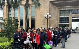 Lo ‘vòi bạch tuộc’ du lịch 0 đồng từ việc khách Trung Quốc ồ ạt qua Móng Cái