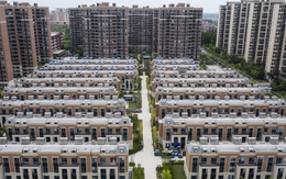 Tình thế khó khăn của các nhà phát triển BĐS Trung Quốc khiến người dân “cảm thấy như bị lừa”: 1.500 người mua nhà 8 năm vẫn chưa thấy bóng dáng căn hộ, thậm chí bị yêu cầu trả thêm tiền