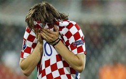 Khoảnh khắc Euro: Modric 2 lần ôm mặt khóc vì những hiệp phụ đầy nghiệt ngã