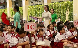 Hình ảnh đẹp ngày bế giảng gây "bão" mạng xã hội