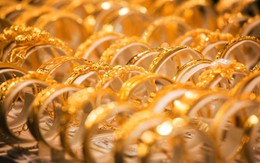 Sức mạnh Trung Quốc: Chi phối toàn bộ thị trường vàng, dân mua vào như thể 'không có ngày mai', cầu tăng cao ngay cả khi giá đang phi mã