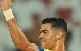 Ronaldo tiếp tục ghi bàn, áp sát cột mốc 900 bàn thắng