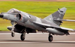 Kinh ngạc khi cường kích đồ cổ Super Etendard sắp tới chiến địa