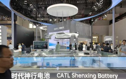 Trung Quốc lại đi trước một bước trong cuộc đua xe điện: Ra mắt siêu pin sạc nhanh nhất thế giới, các trạm sạc ‘chóng mặt’ để bắt kịp