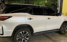 Vừa chuyển tiền mua xe Toyota Fortuner, người phụ nữ sốc nặng vì còn chưa kịp lái đi thì đã bị cướp