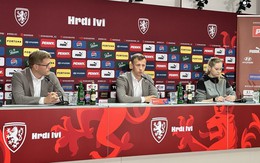 Hậu vệ CH Czech Tomas Vlcek: Nếu tôi có thứ công thức ngăn chặn Ronaldo, tôi sẽ bán với giá rất cao