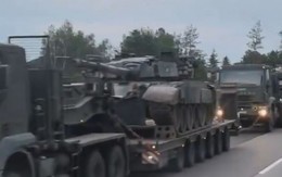 Hàng trăm xe tăng đang tiến từ Ba Lan tới biên giới