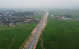 Tuyến cao tốc 50km trị giá 11.150 tỷ đồng, kết nối Thủ đô với tỉnh rộng nhất Việt Nam "hối hả" về đích