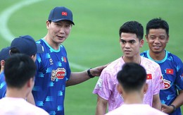 HLV Kim Sang-sik ra mắt, ĐT Việt Nam thăng tiến trên BXH FIFA?