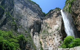 Thác nước nổi tiếng ở Trung Quốc bị lộ 'mánh khóe' tạo cảnh hùng vĩ