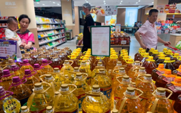 Trung Quốc rúng động bê bối dùng xe bồn hóa chất chở dầu ăn