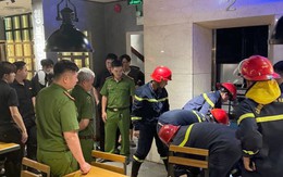30 phút cứu 9 người kẹt trong thang máy nhà hàng ở TPHCM