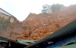 Thêm vụ sạt lở ở Hà Giang, kho chứa vật liệu xây dựng bị đè bẹp