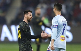 Messi thiết lập siêu kỷ lục sau khi "chất đầy kho cúp", còn Ronaldo đứng ở đâu?