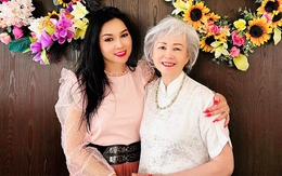 Nữ ca sĩ Việt khoe mẹ 80 tuổi, visual cực phẩm: "Mẹ tôi có thể tự lái xe hơi đi chợ"