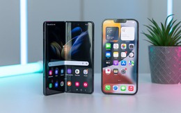 6 thế hệ, Samsung vẫn chưa làm được điện thoại màn hình gập hoàn hảo: Apple đã đúng khi chỉ "ngồi nhìn"?