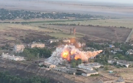 Khoảnh khắc Nga oanh tạc mục tiêu ở Ukraine bằng bom dẫn đường FAB-3000
