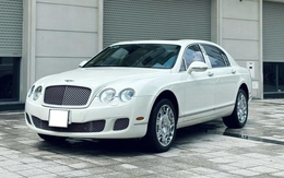 Chiếc Bentley Flying Spur hơn 1,4 tỷ này sẽ khiến người dùng 'chịu chơi' cân nhắc thay vì mua Camry hybrid