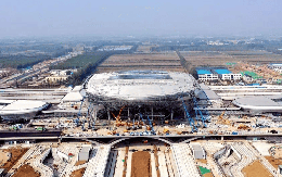 Vì sao ga tàu cao tốc ở Trung Quốc phải xây cao hàng chục mét?