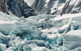 Trung Quốc phát triển máy bay không người lái 'khổng lồ' để giải quyết vấn đề rác thải của đỉnh Everest