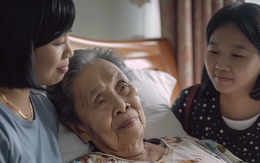 Mẹ chồng đưa hết lương hưu cho dâu út cầm nhưng khi ốm bệnh lại muốn dâu cả chăm: Hành động dứt khoát của 2 người con dâu khiến bà suy sụp