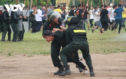 Cán bộ quy hoạch Trung ương khóa XIV thực địa tình huống giải tán đám đông