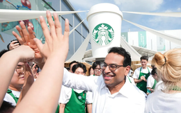 Cuộc cải tổ lịch sử của Starbucks: 3 năm thay 3 đời CEO để tăng doanh thu, tự phá bỏ ‘luật ngầm’ sau nhiều thập kỷ nhận mình là thương hiệu cao cấp