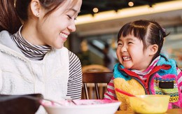 Nếu con bạn có 15 hành động này trên bàn ăn thì nên "mở tiệc" ăn mừng: Chứng tỏ đứa trẻ được giáo dục tốt
