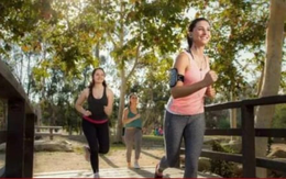 Chạy bộ 5km và đi bộ nhanh 5km, cách nào tốt cho sức khỏe hơn?