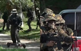 Đặc nhiệm Trung Quốc tập trận với ván trượt điện