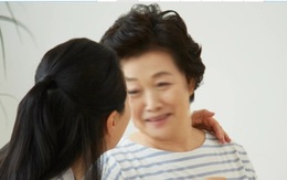 Vừa xuất viện sau lần tai nạn thập tử nhất sinh, mẹ chồng lập tức họp gia đình, tuyên bố sang tên sổ đỏ cho con dâu khiến cả nhà ngỡ ngàng