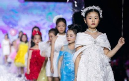 500 người mẫu trình diễn tại sự kiện thời trang "Destination Runway Fashion Week 2024"