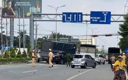 Xe tải “điên” làm loạn trên đường, tông hàng loạt xe máy ở Cần Thơ