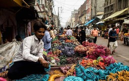 Độc đáo nghề lọc vàng từ rác