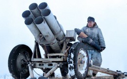 Rocket chống ngầm RBU-1200 Uragan lên mặt đất để chiến đấu