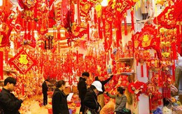 Phố Hàng Mã rực đỏ đón Tết nguyên đán Ất Tỵ