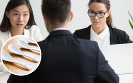 Sếp hỏi ‘‘Tại sao thìa sứ có lỗ trên quai mà thìa nhôm lại không có?’’ - Nam ứng viên trả lời thông minh, liền được nhận vào làm luôn