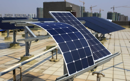 Sức mạnh Nhật Bản: Tìm thấy loại pin mặt trời Trung Quốc không thể sao chép, là dòng thế hệ mới tạo ra điện bất kể điều kiện ánh sáng, có thể bẻ cong